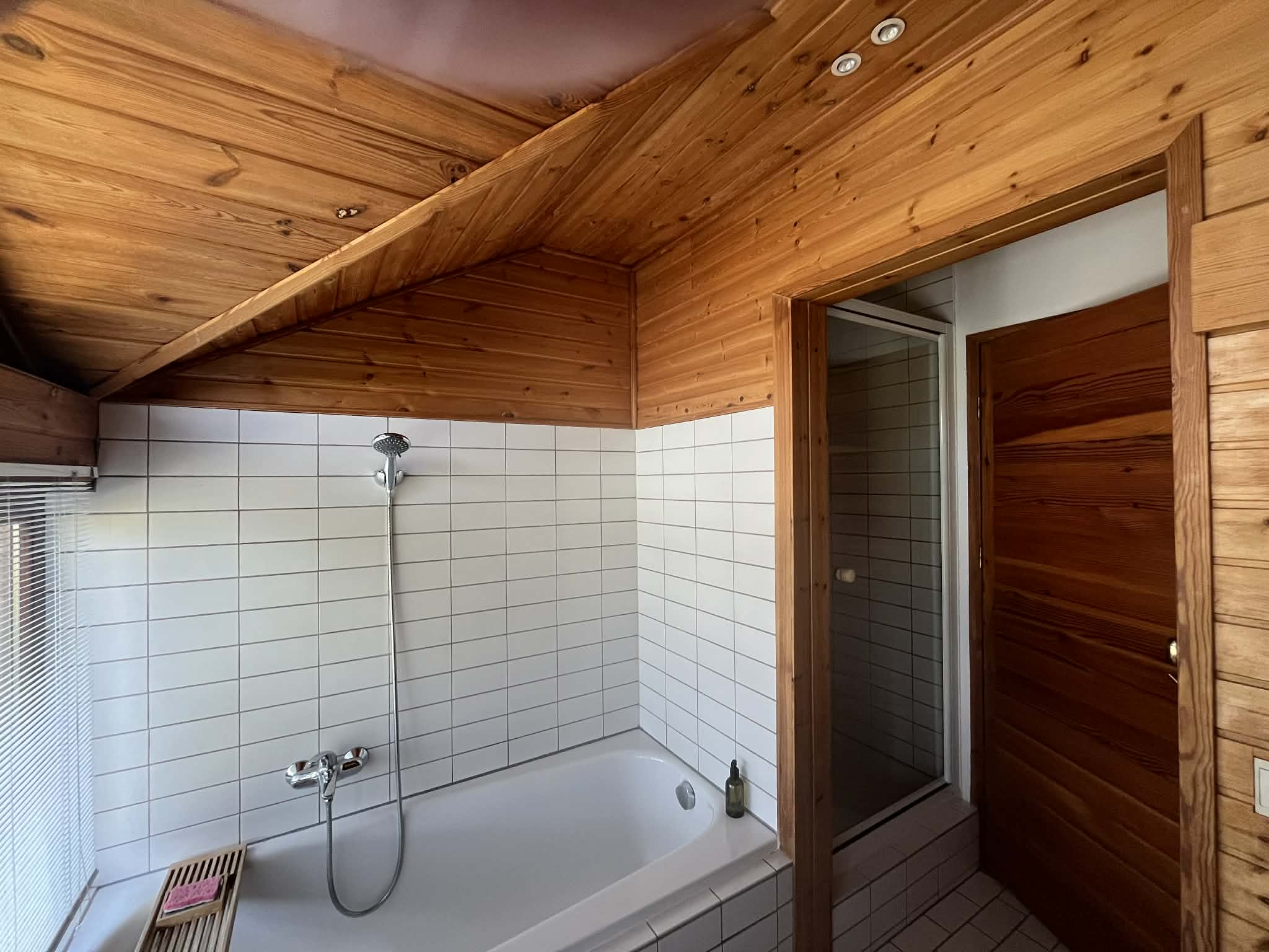 House Tsuga image 9
